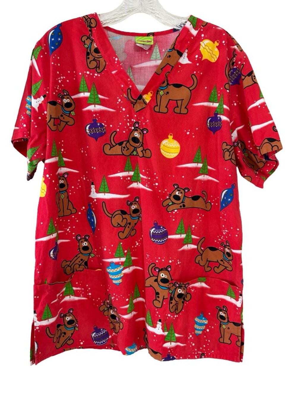 Scooby-Doo Christmas Scrub Top Women's Medium Red Holiday Cartoon V-Neck Uniform
